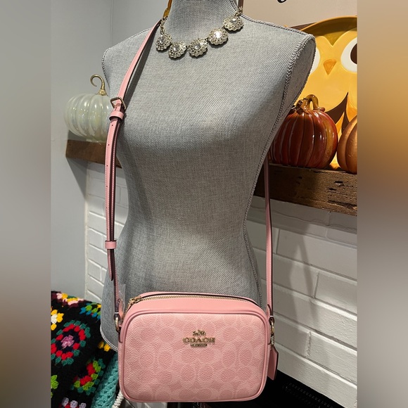 New! Coach! - Picture 4 of 16